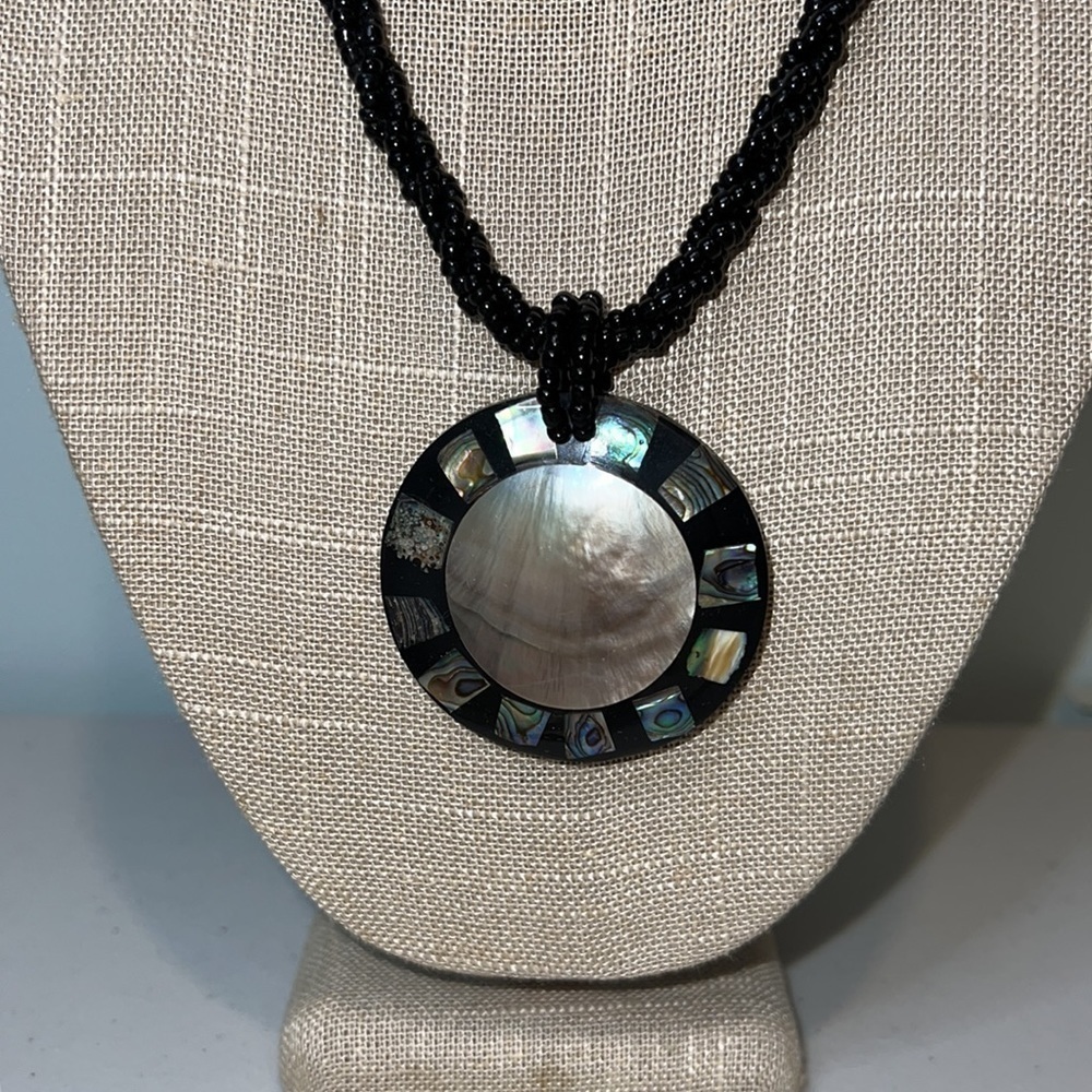 ✨HOST PICK✨ Women’s beaded Necklace - Picture 3 of 8